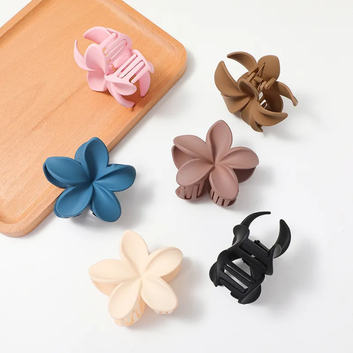 Matte finish hair claw