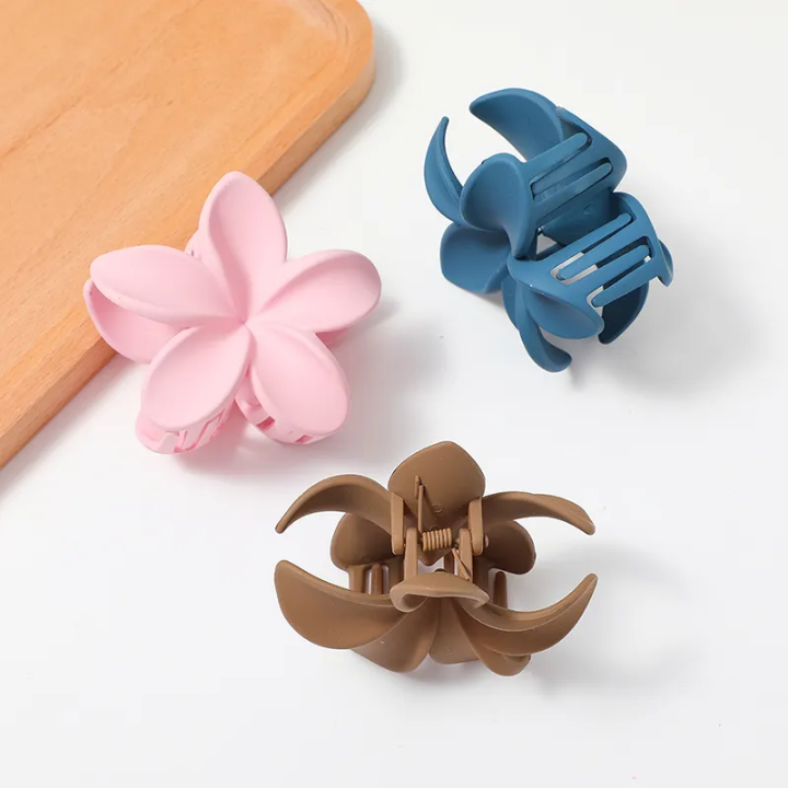 Matte finish hair claw